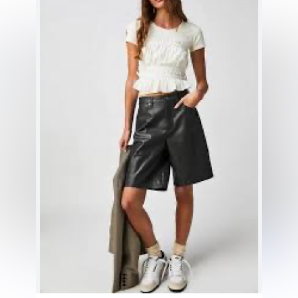 AGOLDE Recycled Leather above the knee long shorts 29 women’s